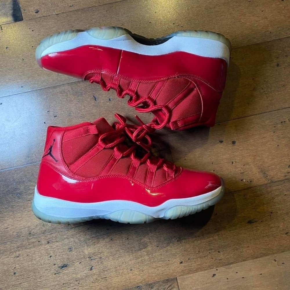 Air Jordan Retro 11 "Gym Red" Size 11